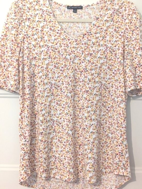 Tops - V-Neck, Mini Floral